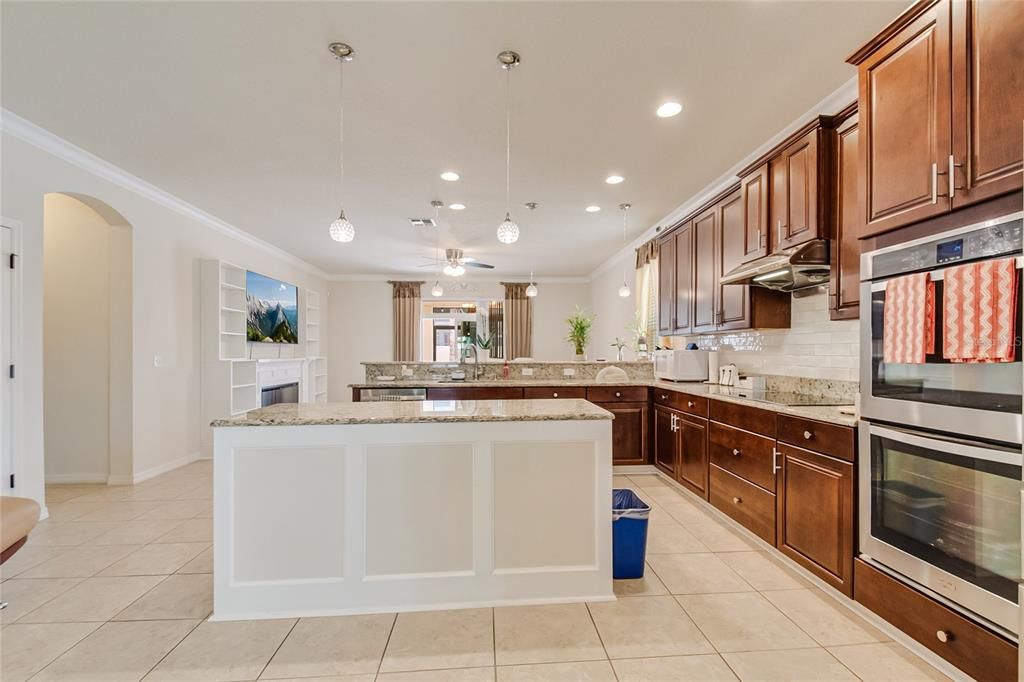 For Sale: $650,000 (5 beds, 3 baths, 3114 Square Feet)