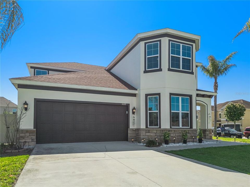 For Sale: $650,000 (5 beds, 3 baths, 3114 Square Feet)