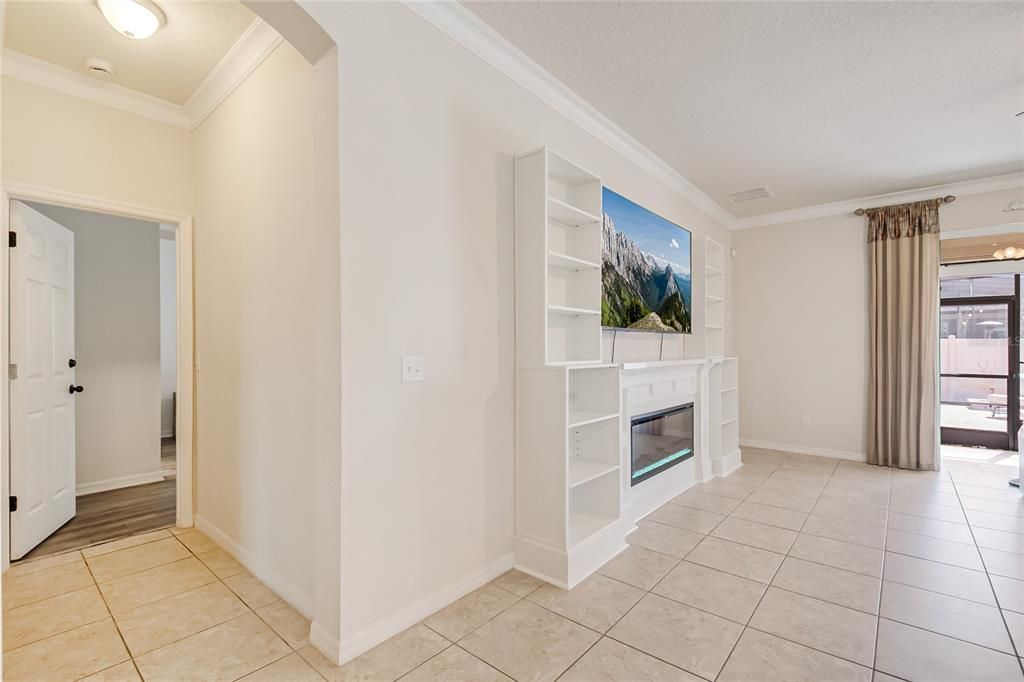For Sale: $650,000 (5 beds, 3 baths, 3114 Square Feet)
