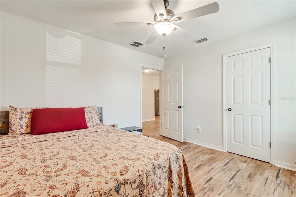 For Sale: $650,000 (5 beds, 3 baths, 3114 Square Feet)