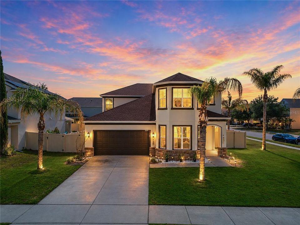 For Sale: $650,000 (5 beds, 3 baths, 3114 Square Feet)