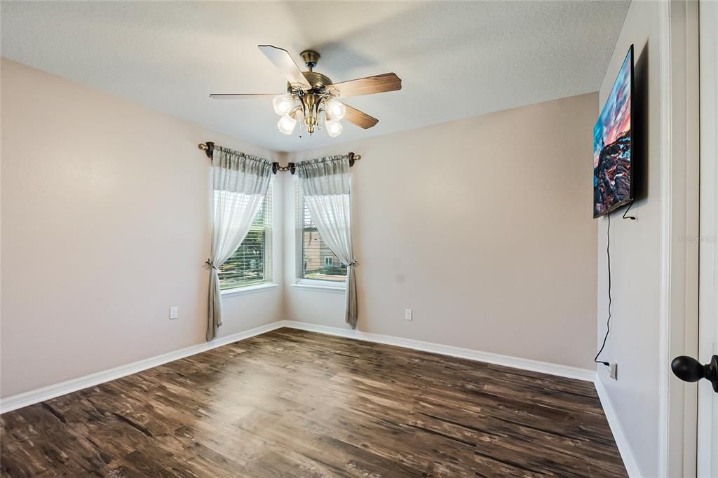 For Sale: $650,000 (5 beds, 3 baths, 3114 Square Feet)