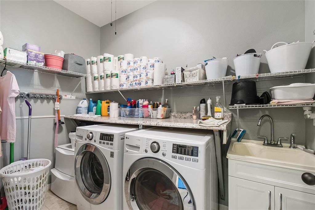 For Sale: $650,000 (5 beds, 3 baths, 3114 Square Feet)