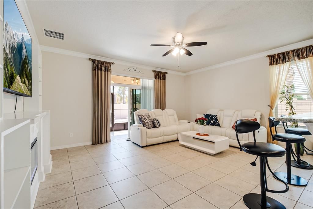 For Sale: $650,000 (5 beds, 3 baths, 3114 Square Feet)