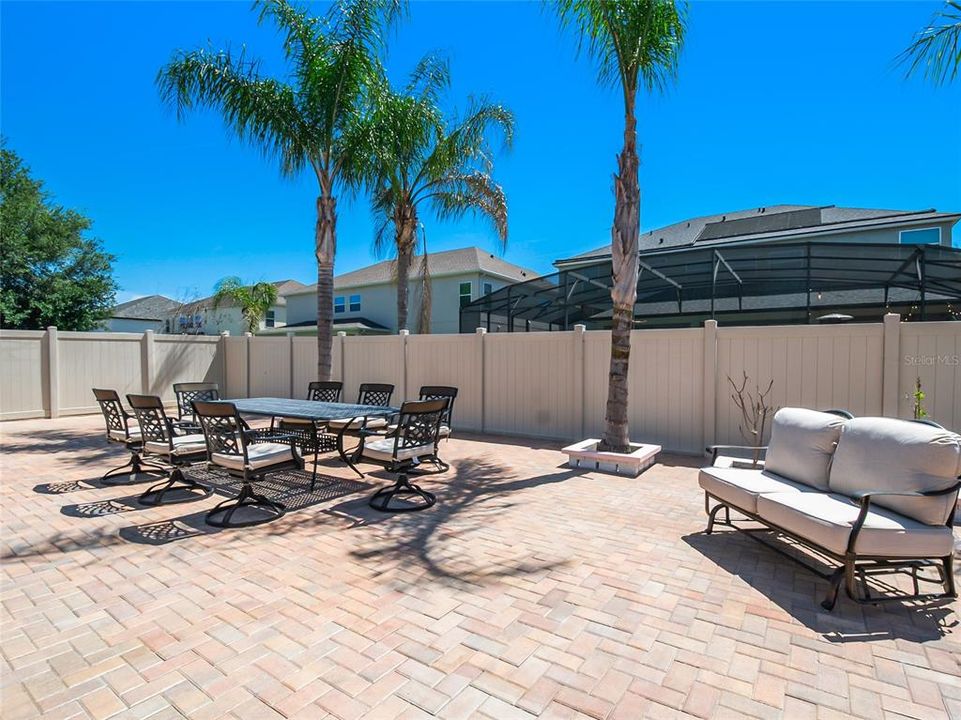 For Sale: $650,000 (5 beds, 3 baths, 3114 Square Feet)