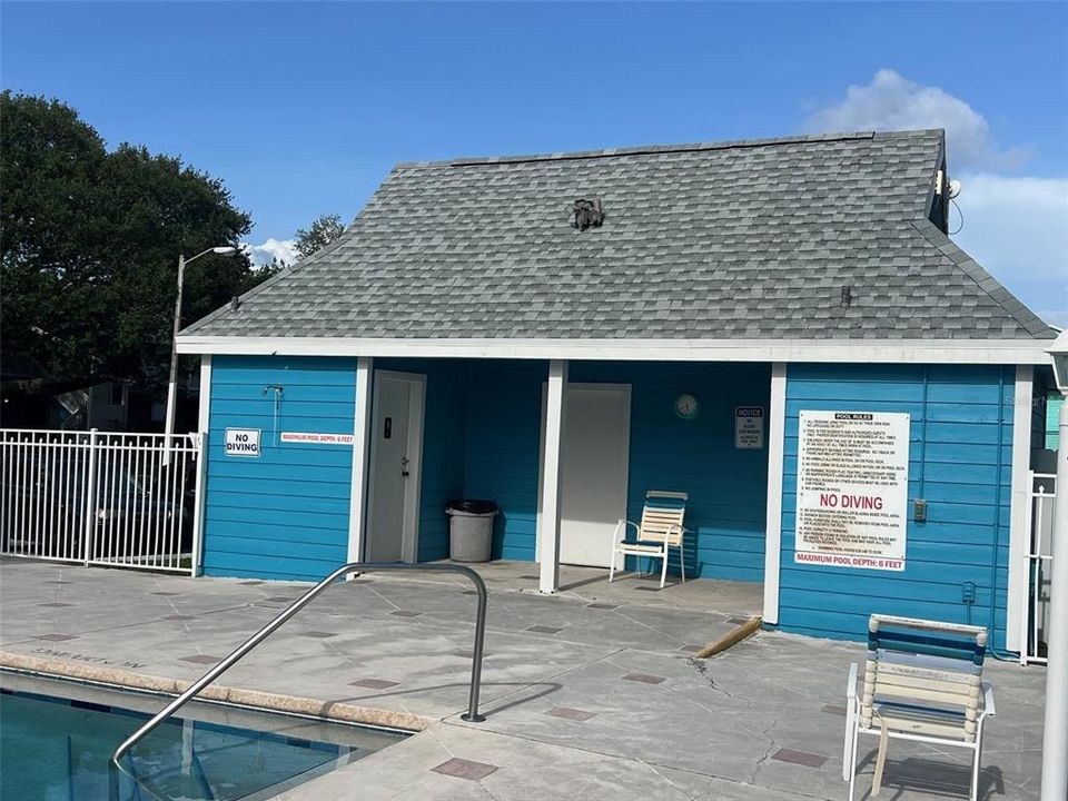 For Sale: $179,900 (2 beds, 2 baths, 898 Square Feet)