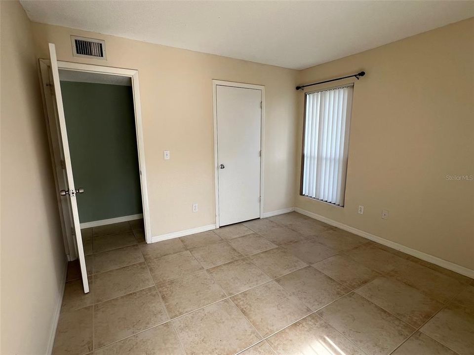 For Sale: $179,900 (2 beds, 2 baths, 898 Square Feet)