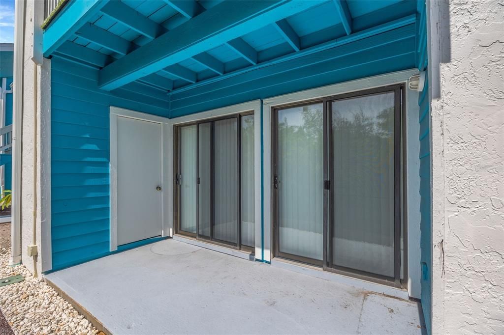 For Sale: $179,900 (2 beds, 2 baths, 898 Square Feet)