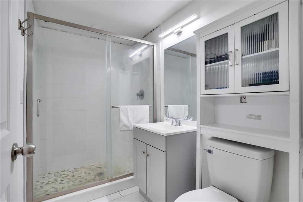 На продажу: $325,000 (4 спален, 2 ванн, 1744 Квадратных фут)