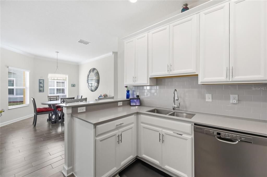 For Rent: $2,400 (2 beds, 2 baths, 1517 Square Feet)