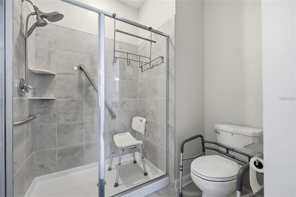 For Rent: $2,400 (2 beds, 2 baths, 1517 Square Feet)