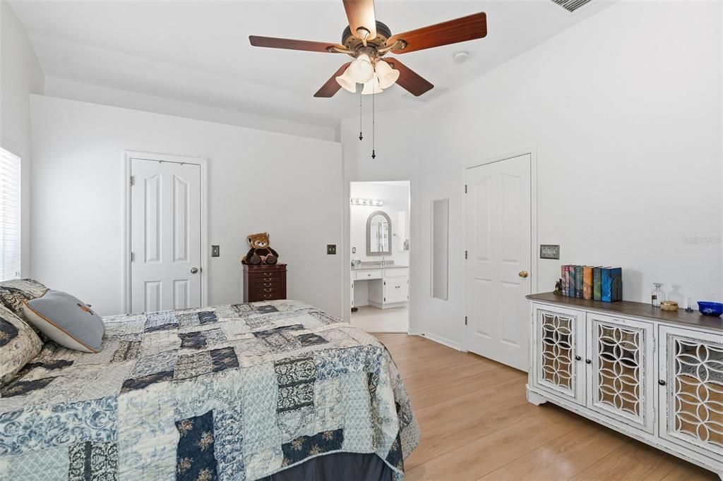 For Sale: $575,000 (3 beds, 2 baths, 1751 Square Feet)