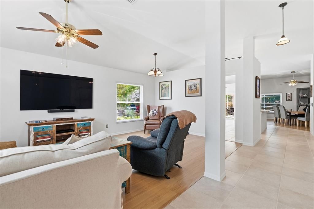 For Sale: $575,000 (3 beds, 2 baths, 1751 Square Feet)