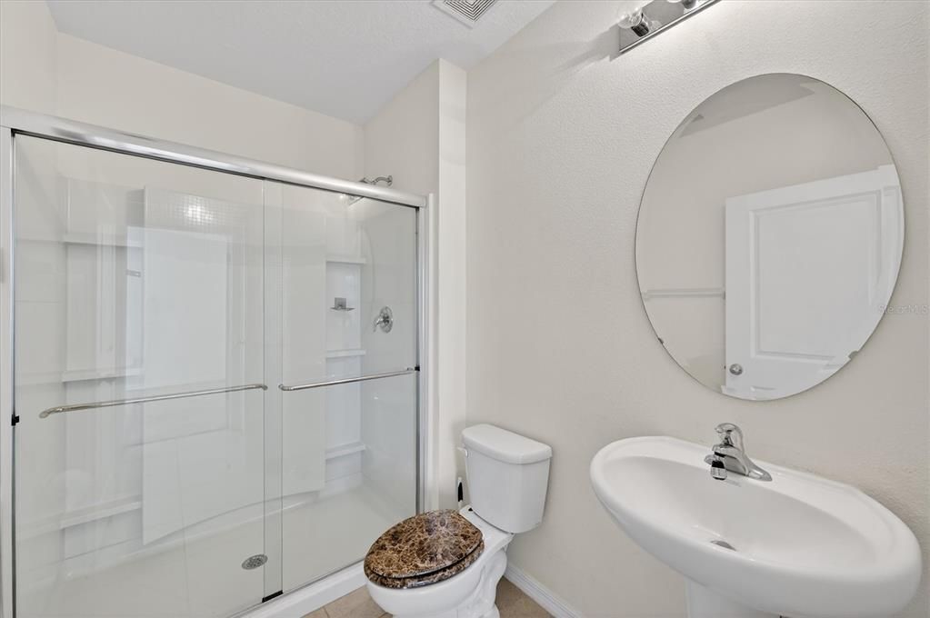 For Rent: $2,850 (5 beds, 3 baths, 2520 Square Feet)