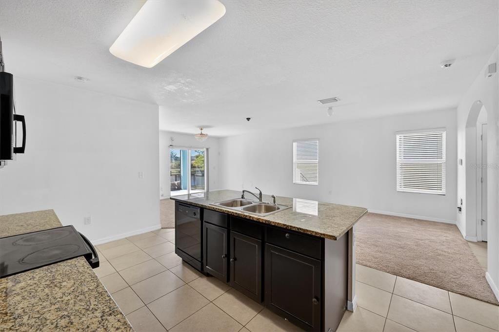 For Rent: $2,850 (5 beds, 3 baths, 2520 Square Feet)