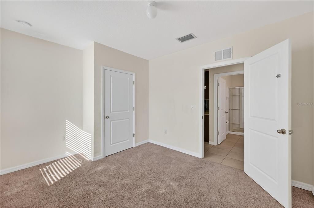 For Rent: $2,850 (5 beds, 3 baths, 2520 Square Feet)