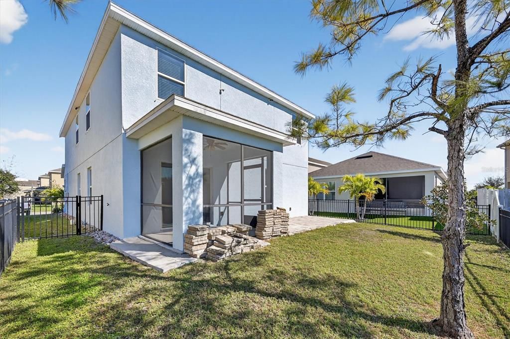 For Rent: $2,850 (5 beds, 3 baths, 2520 Square Feet)