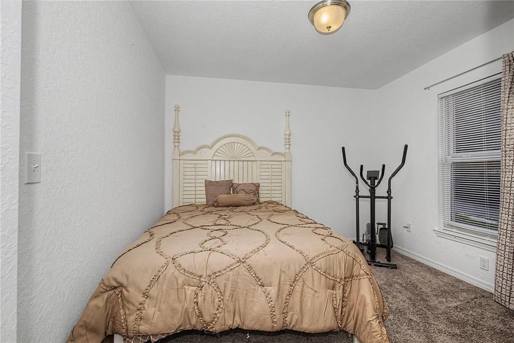En Venta: $299,999 (4 camas, 2 baños, 2035 Pies cuadrados)