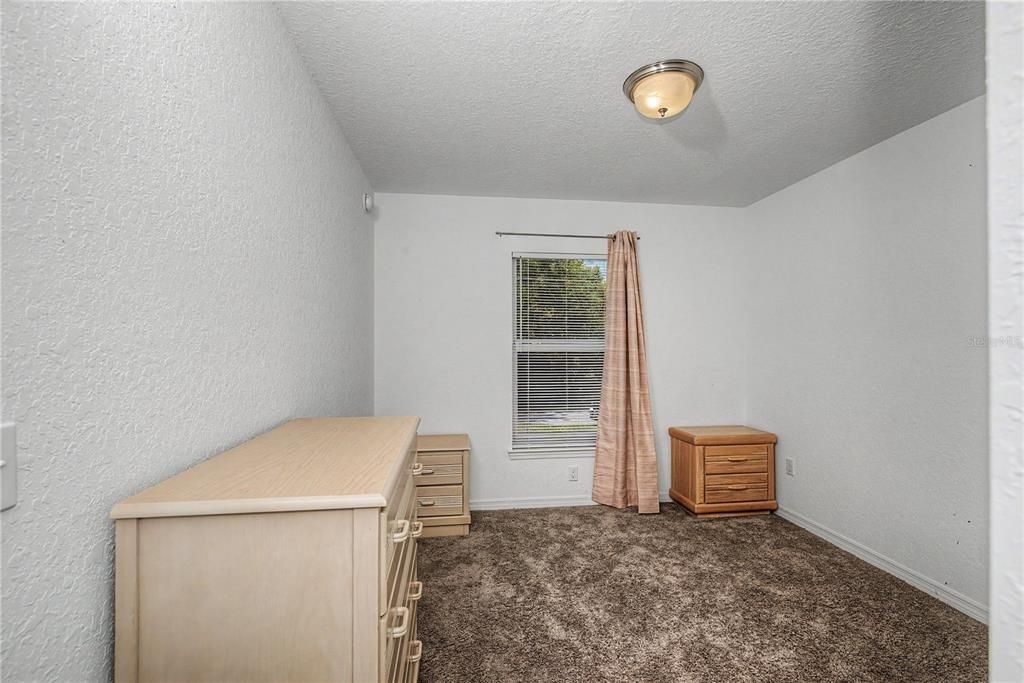 En Venta: $299,999 (4 camas, 2 baños, 2035 Pies cuadrados)
