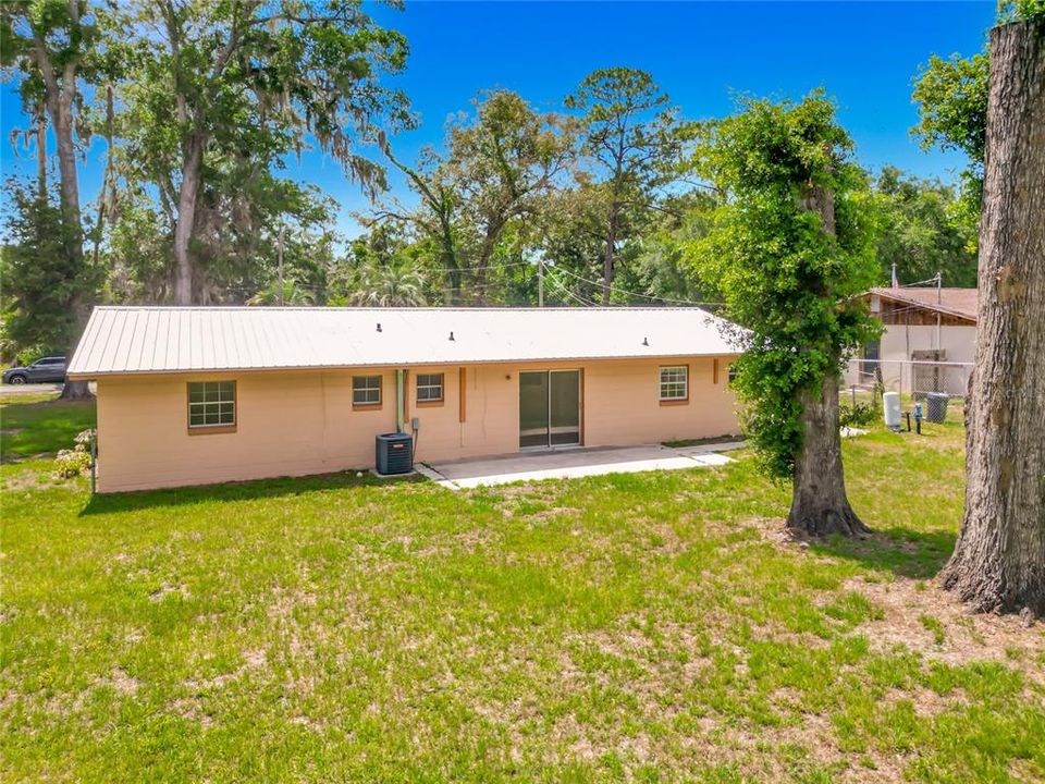 For Sale: $264,000 (3 beds, 2 baths, 1230 Square Feet)