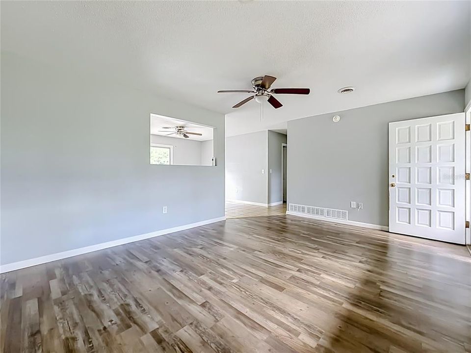 For Sale: $264,000 (3 beds, 2 baths, 1230 Square Feet)