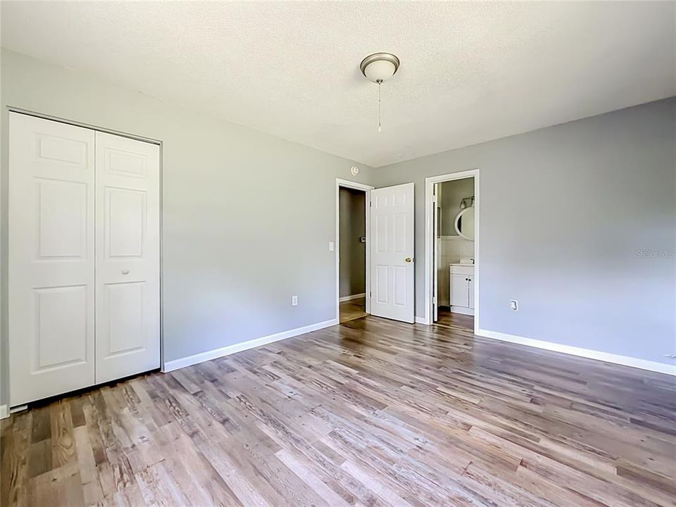 For Sale: $264,000 (3 beds, 2 baths, 1230 Square Feet)