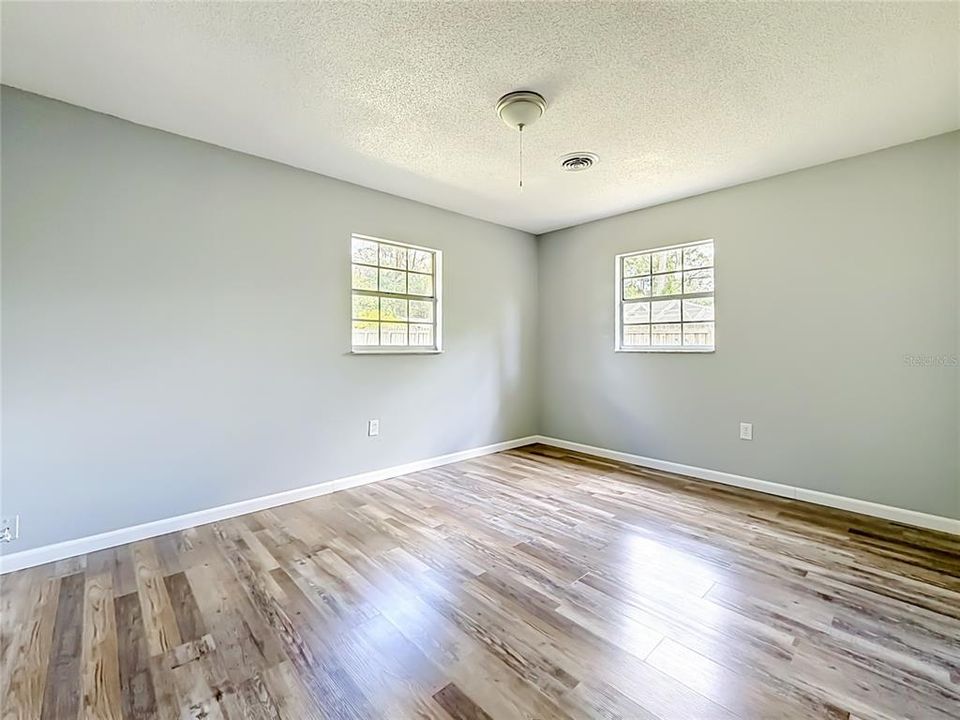 For Sale: $264,000 (3 beds, 2 baths, 1230 Square Feet)