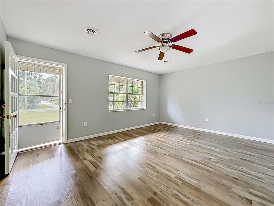 For Sale: $264,000 (3 beds, 2 baths, 1230 Square Feet)