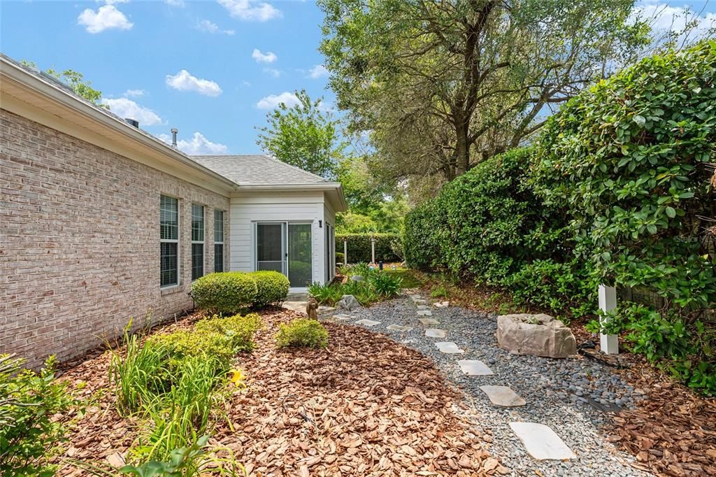 Active With Contract: $549,000 (3 beds, 2 baths, 2409 Square Feet)