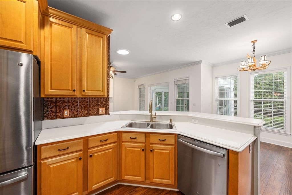 Active With Contract: $549,000 (3 beds, 2 baths, 2409 Square Feet)
