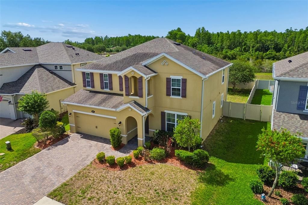 For Sale: $640,000 (4 beds, 3 baths, 2592 Square Feet)