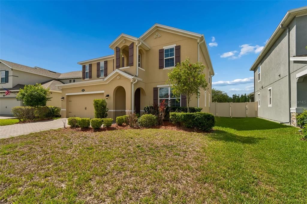 For Sale: $640,000 (4 beds, 3 baths, 2592 Square Feet)