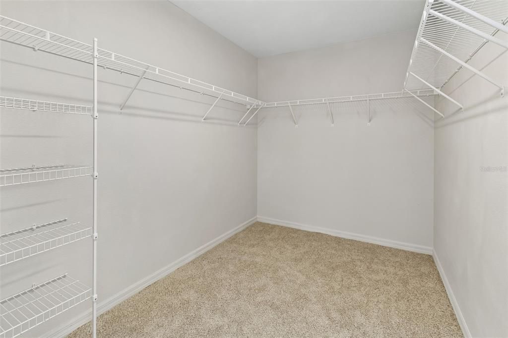 For Sale: $640,000 (4 beds, 3 baths, 2592 Square Feet)