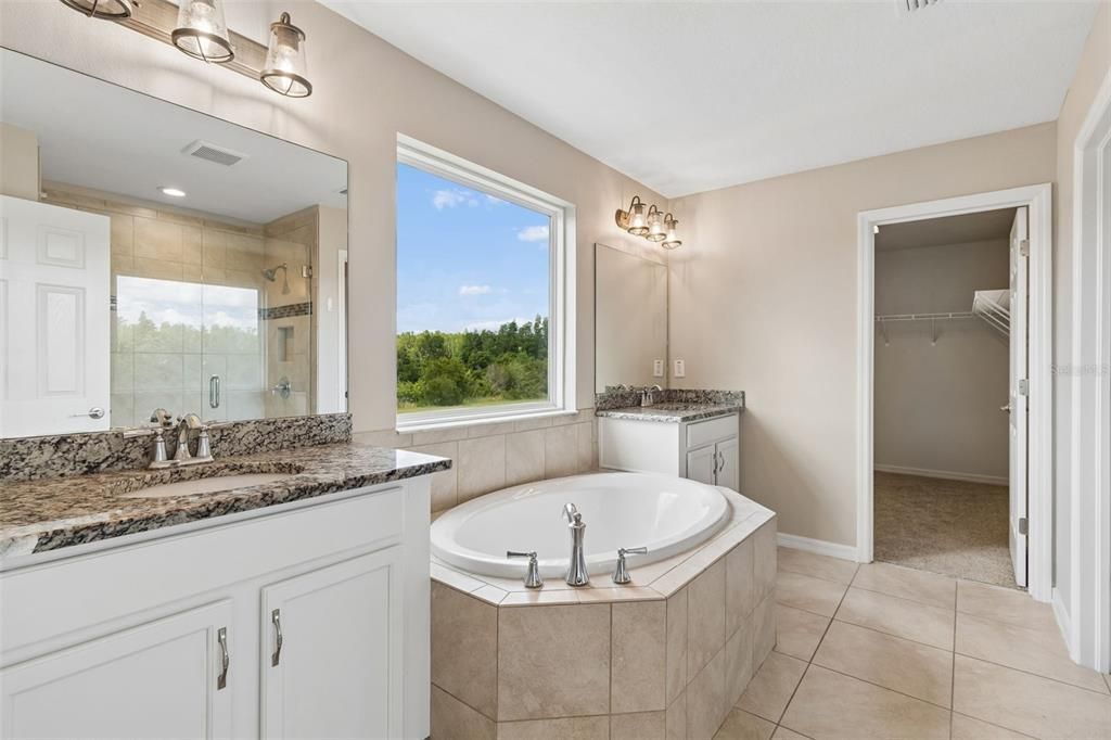 For Sale: $640,000 (4 beds, 3 baths, 2592 Square Feet)