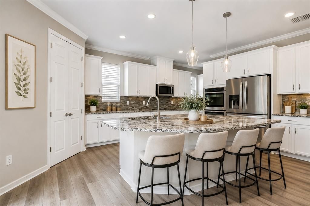 For Sale: $640,000 (4 beds, 3 baths, 2592 Square Feet)