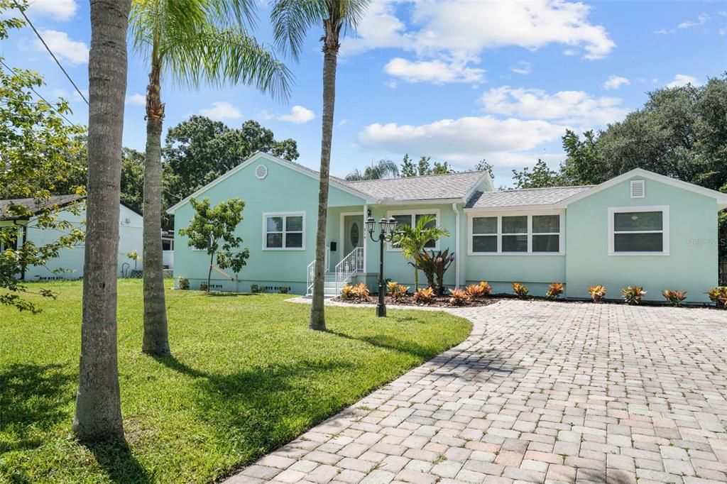 For Rent: $2,900 (4 beds, 2 baths, 1751 Square Feet)