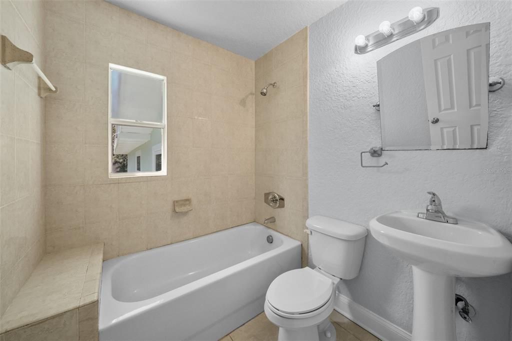 For Rent: $2,900 (4 beds, 2 baths, 1751 Square Feet)