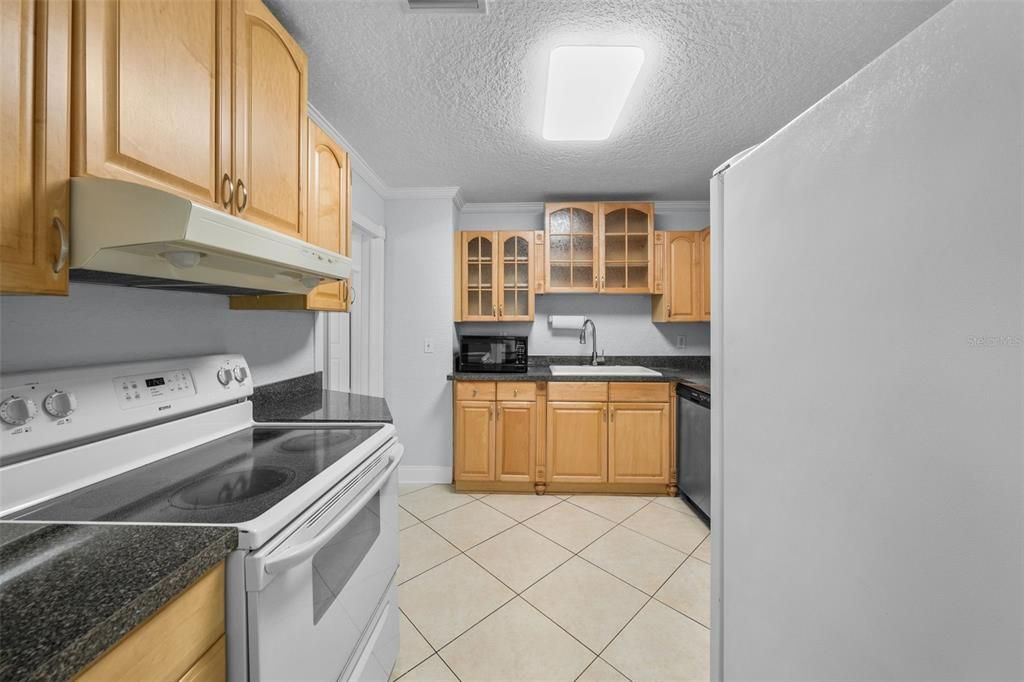 For Rent: $2,900 (4 beds, 2 baths, 1751 Square Feet)