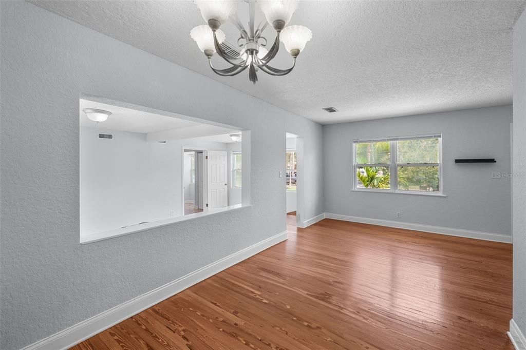 For Rent: $2,900 (4 beds, 2 baths, 1751 Square Feet)
