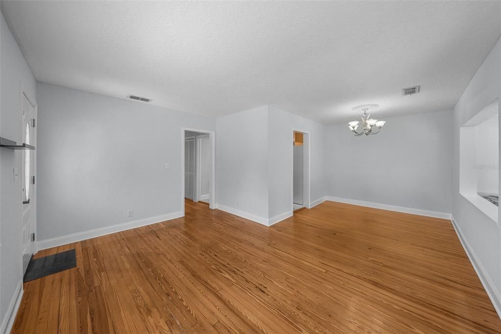 For Rent: $2,900 (4 beds, 2 baths, 1751 Square Feet)