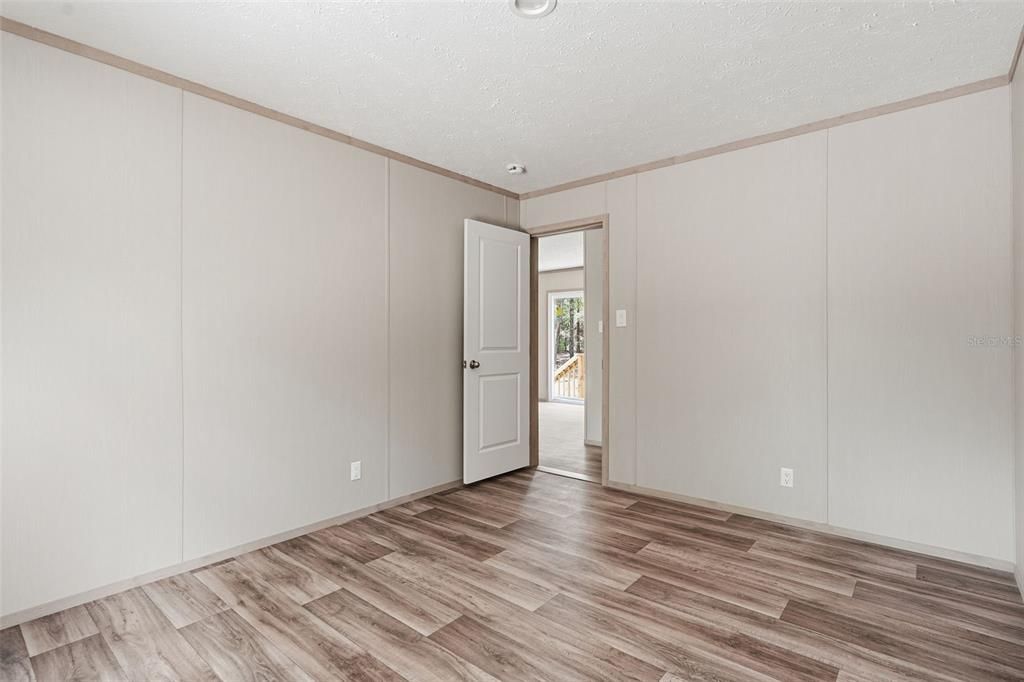 Под контрактом: $249,990 (3 спален, 2 ванн, 1475 Квадратных фут)