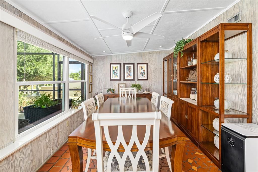 For Sale: $925,000 (3 beds, 2 baths, 1558 Square Feet)