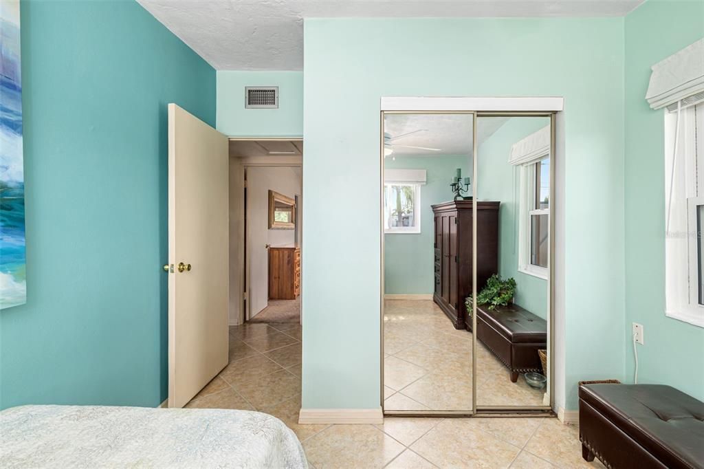 For Sale: $925,000 (3 beds, 2 baths, 1558 Square Feet)