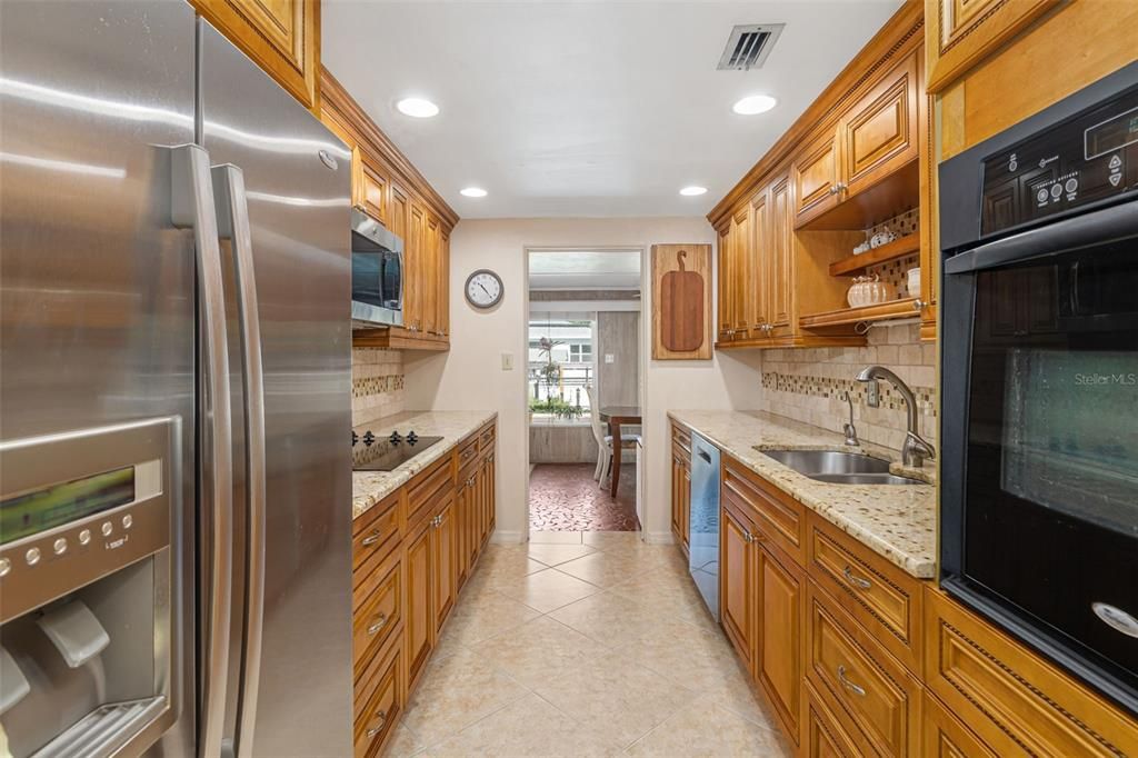 For Sale: $925,000 (3 beds, 2 baths, 1558 Square Feet)