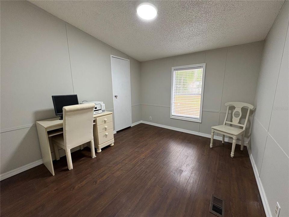 For Sale: $180,000 (3 beds, 2 baths, 1152 Square Feet)