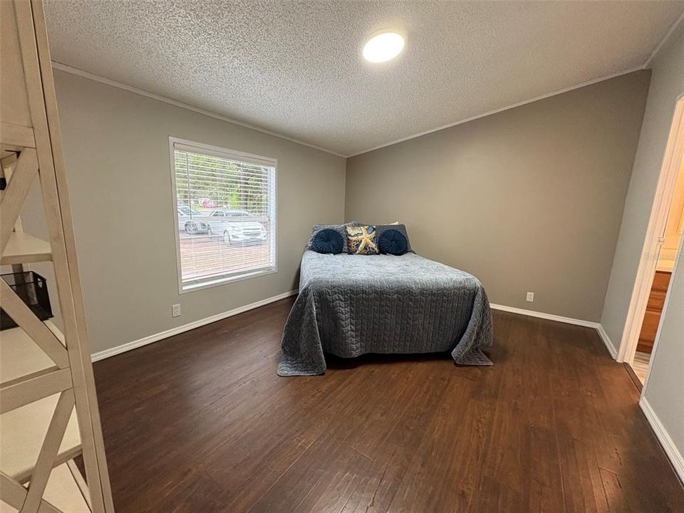 For Sale: $180,000 (3 beds, 2 baths, 1152 Square Feet)
