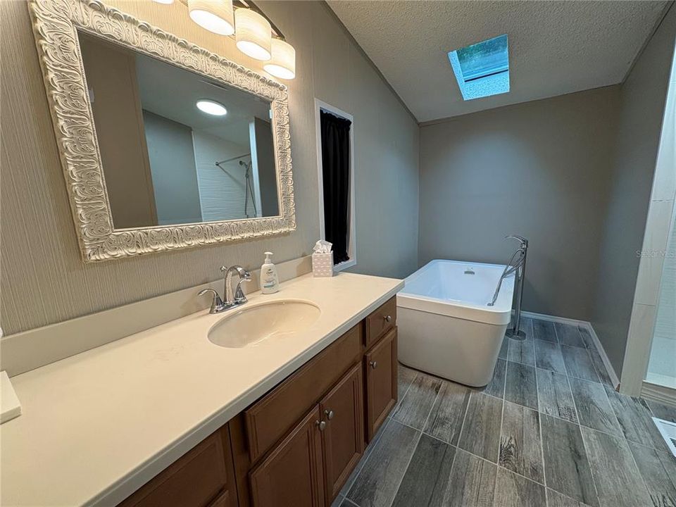 For Sale: $180,000 (3 beds, 2 baths, 1152 Square Feet)