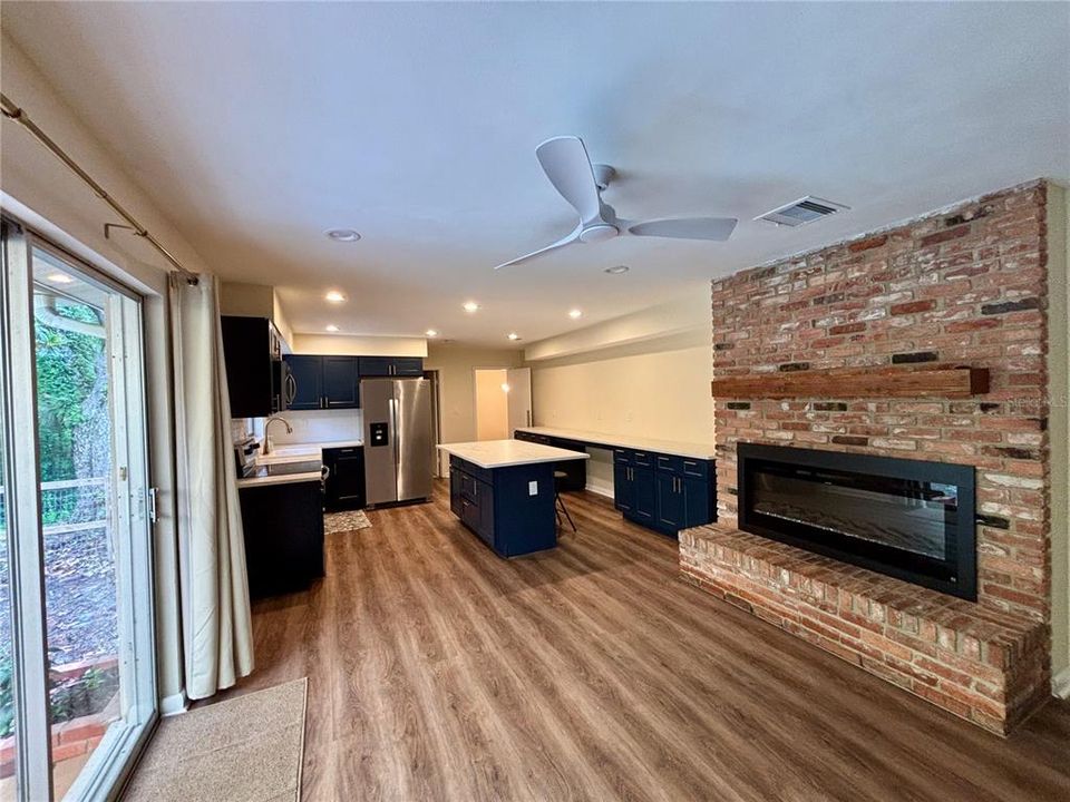 For Sale: $449,000 (4 beds, 2 baths, 2098 Square Feet)