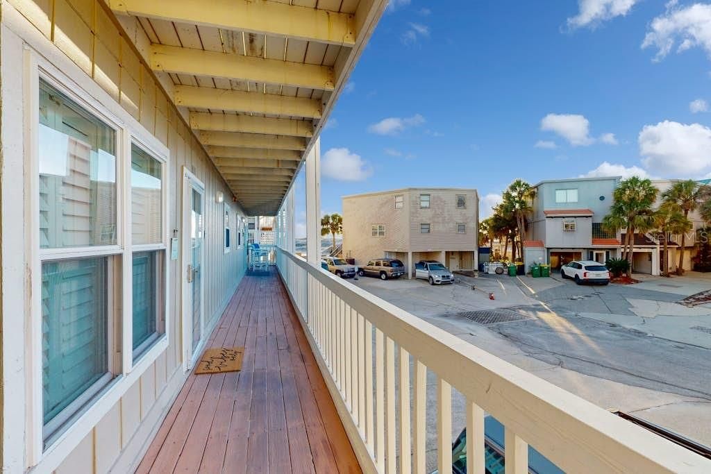 For Sale: $350,000 (2 beds, 2 baths, 840 Square Feet)