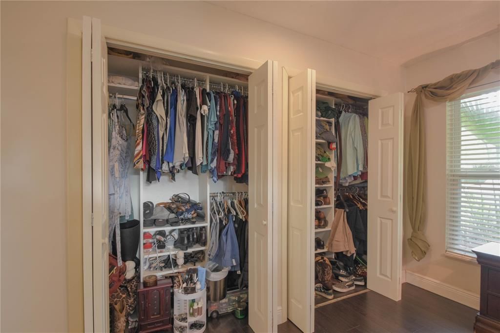 For Sale: $500,000 (4 beds, 2 baths, 2046 Square Feet)